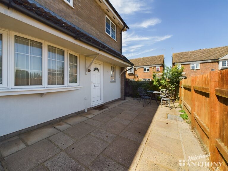 Lavender Close, Aylesbury, Buckinghamshire