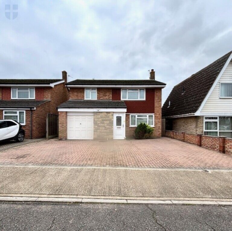 Claremont Close, AYLESBURY, HP21 7NR