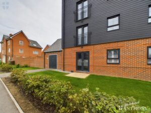 Kingsbrook Basin, Kingsbrook, Aylesbury, Buckinghamshire