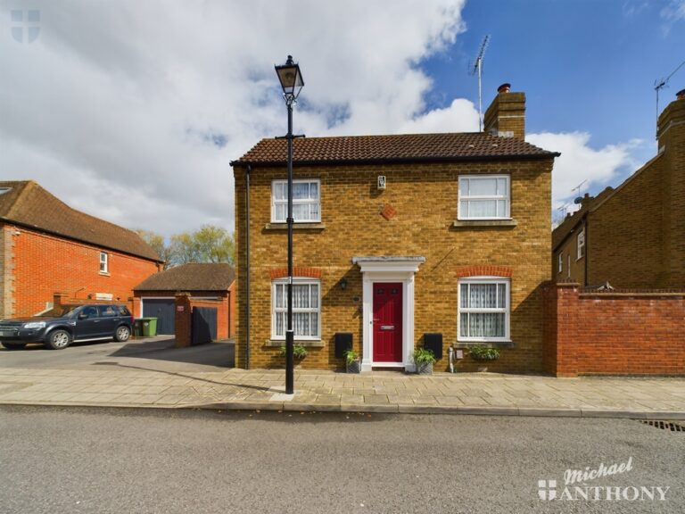 Sandhill Way, Aylesbury, Buckinghamshire