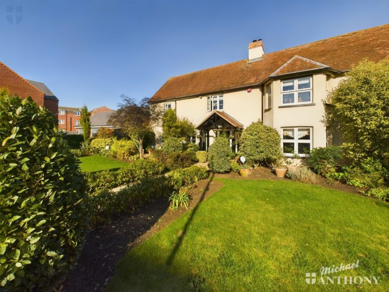 Berryfield Lodge, Alderman Drive, Aylesbury, Buckinghamshire