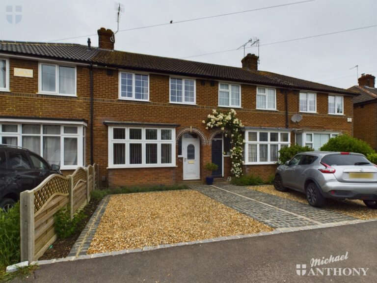 Property & Houses For Sale in Quarrendon Avenue, AYLESBURY, Michael