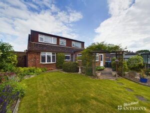 New Meadow, Aylesbury, Buckinghamshire