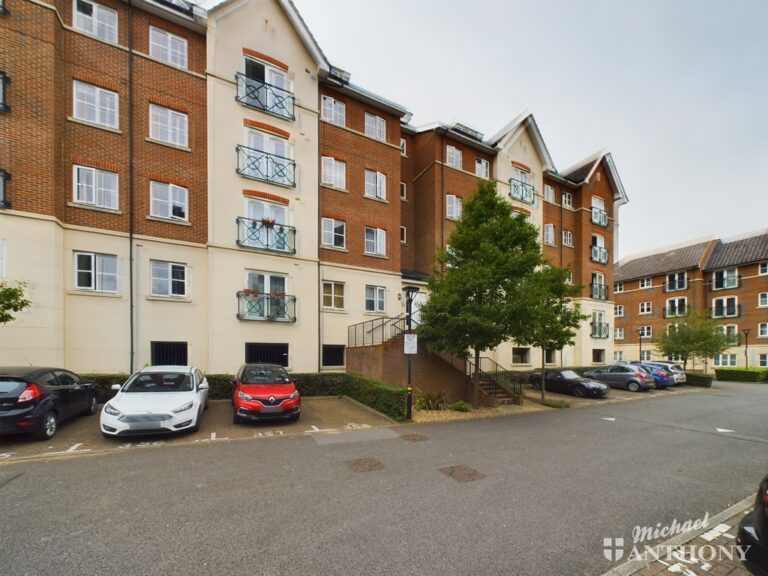 Viridian Square, Aylesbury, Buckinghamshire