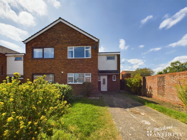 Carey Close, Aylesbury, Buckinghamshire