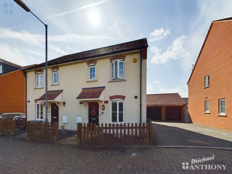 Cranley Crescent, Aylesbury, HP19 9AA Image