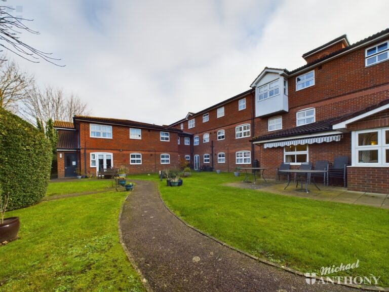 Hanover Court, Croft Road, Aylesbury, Buckinghamshire