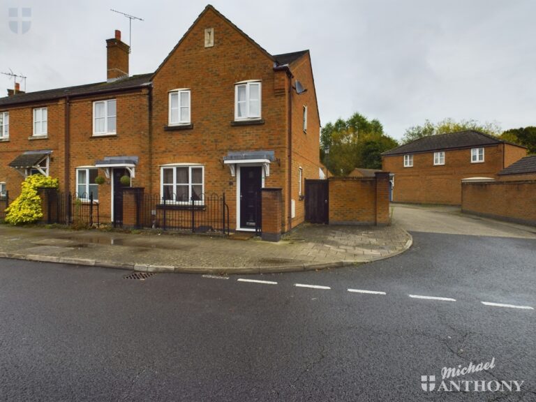 Fairford Leys Way, AYLESBURY, HP19 7FQ