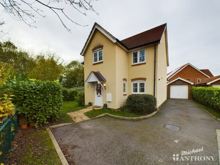 Harvest Close, Aylesbury, Buckinghamshire