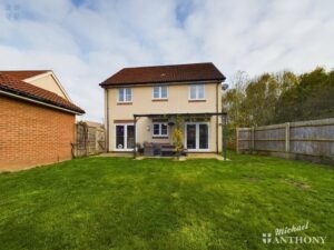 Harvest Close, Aylesbury, Buckinghamshire