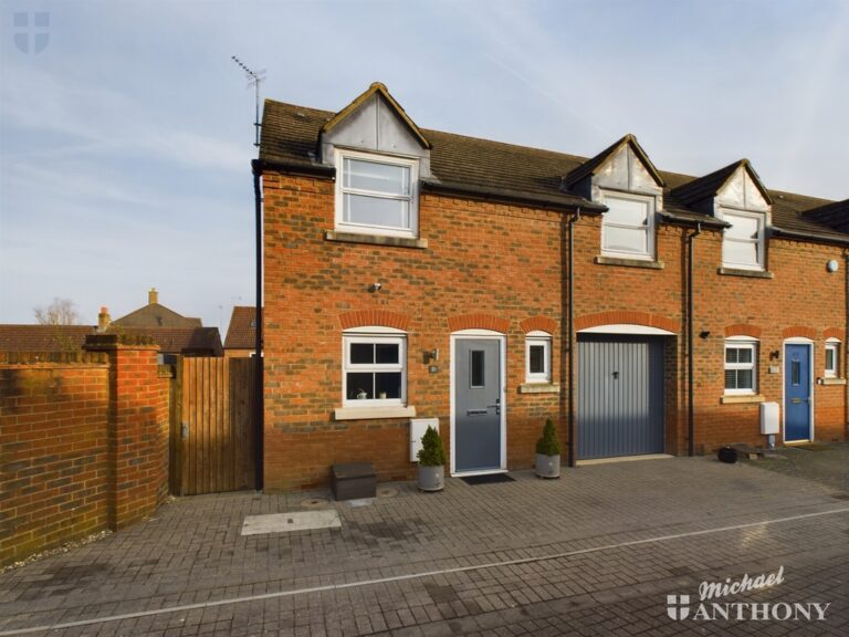 Portman Mews, Aylesbury, Buckinghamshire Image