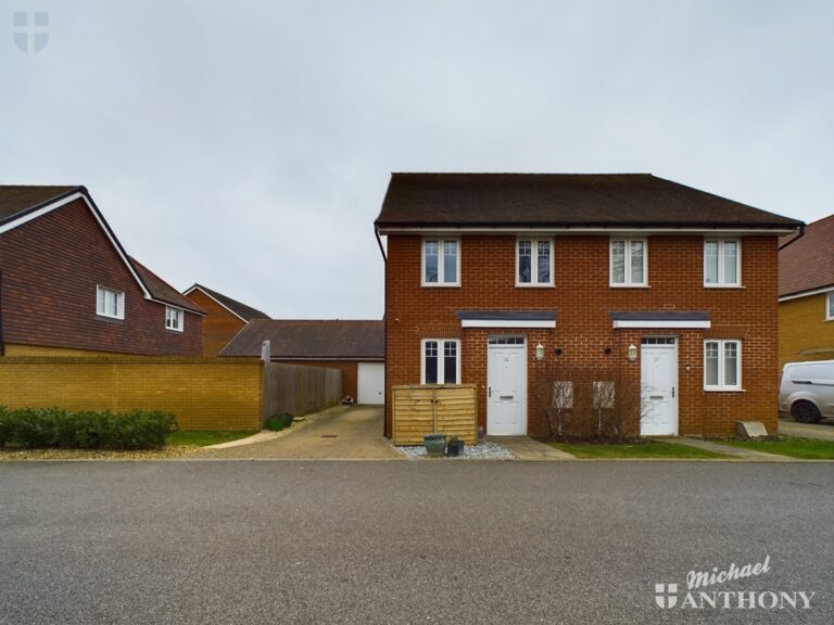 Pulver Road, Kingsbrook, Aylesbury, Buckinghamshire