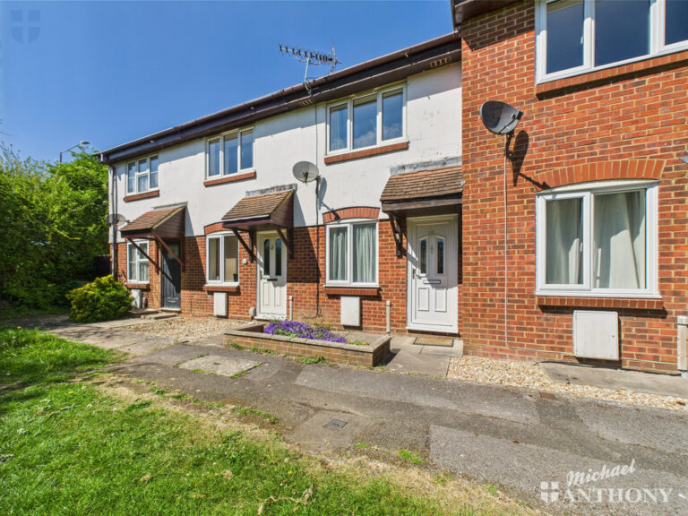 Sharp Close, Aylesbury, Buckinghamshire Image