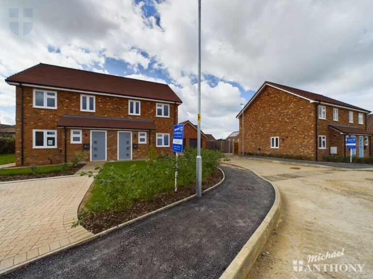 Newman Close, Whitchurch, Aylesbury