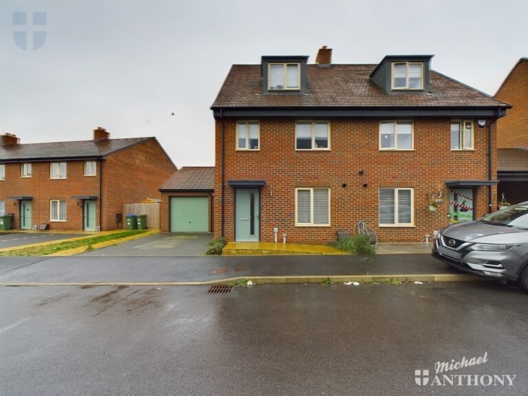 Broad Lane, Weston Turville, Aylesbury, Buckinghamshire