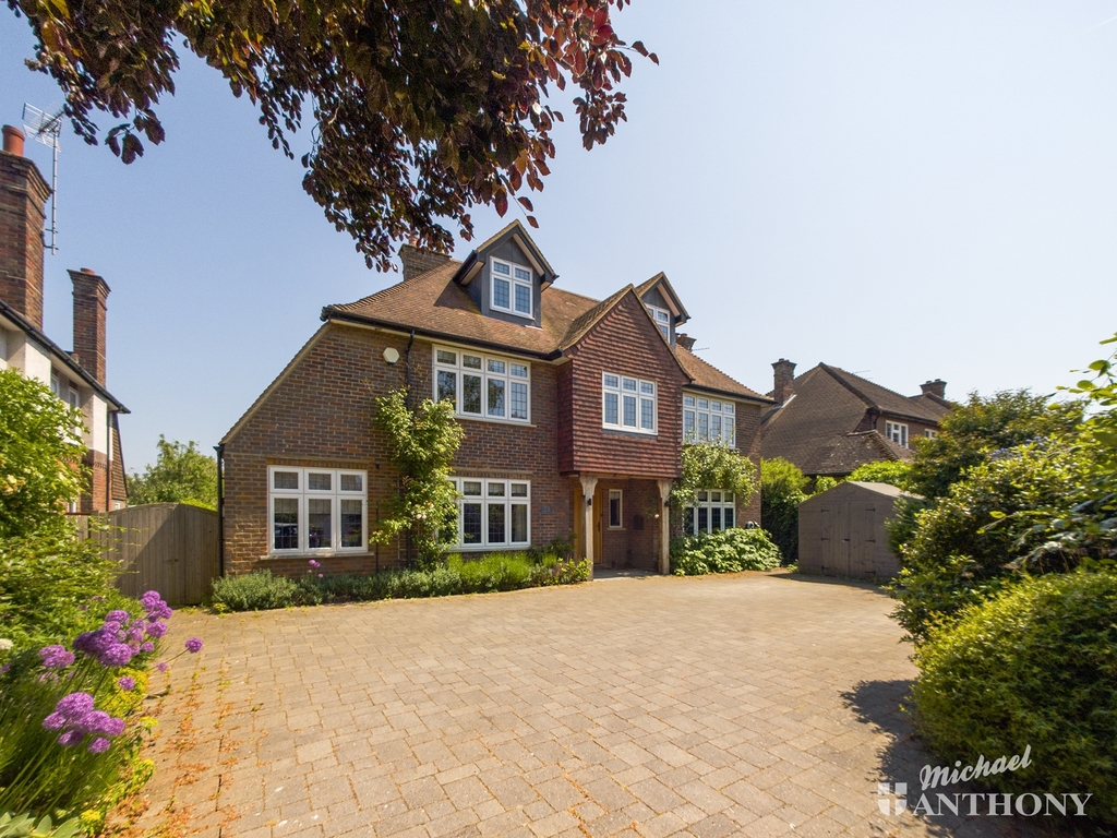 Houses And Properties For Sale In Aylesbury | Michael Anthony Estate Agents