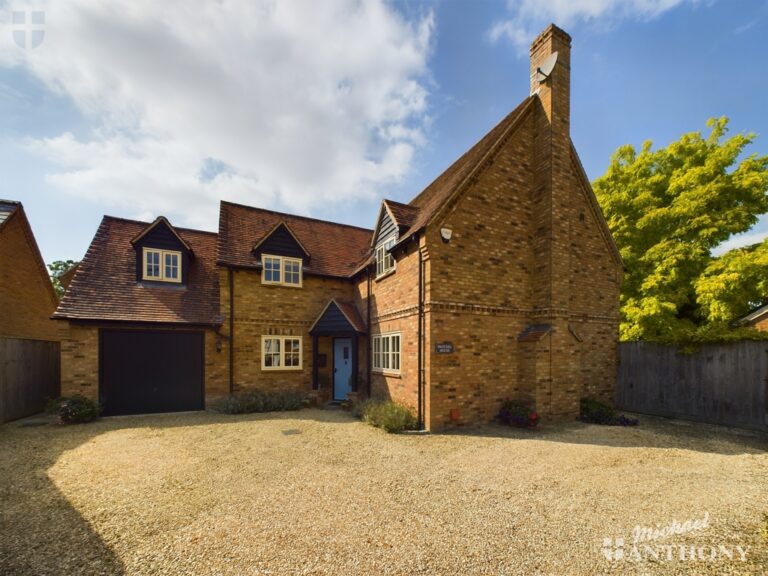 Forge Court, Aston Clinton, HP22 5FU