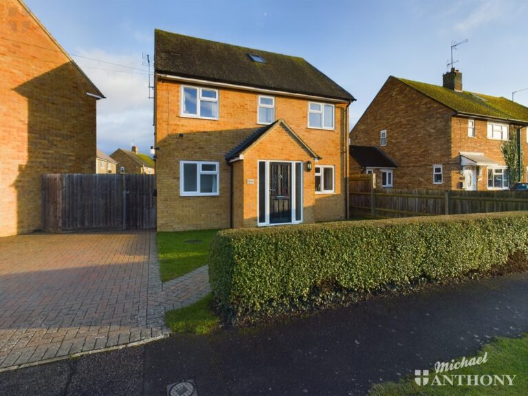 Roberts Road, Haddenham, Buckinghamshire