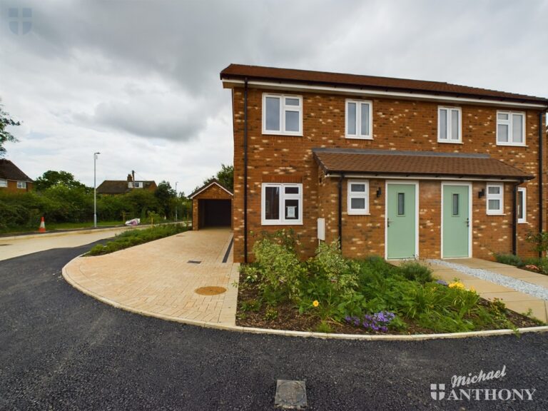 Newman Close, Whitchurch, Aylesbury, Buckinghamshire