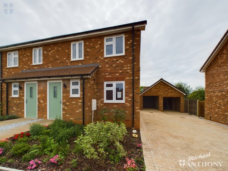 Newman Close, Whitchurch, Aylesbury, Buckinghamshire